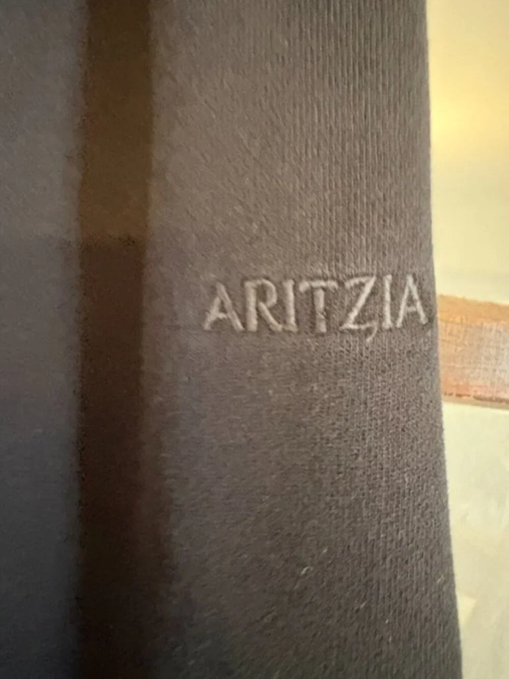 Aritzia Mega Fit Wide Leg Cropped Black Sweatpants, Size XS